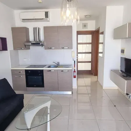 Penthouse In St Julian's, 2 Beds,terrace, 4px * San Ġiljan