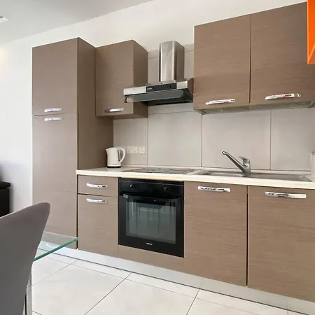 Penthouse In St Julian's, 2 Beds,terrace, 4px Apartment Saint Julian's