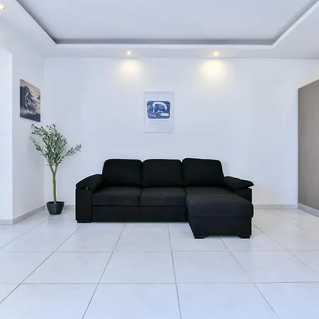 Penthouse In St Julian's, 2 Beds,terrace, 4px Appartement *