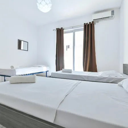 Penthouse In St Julian's, 2 Beds,terrace, 4px San Ġiljan