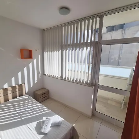 Penthouse In St Julian's, 2 Beds,terrace, 4px Apartmán *