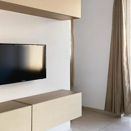 Penthouse In St Julian's, 2 Beds,terrace, 4px Apartment